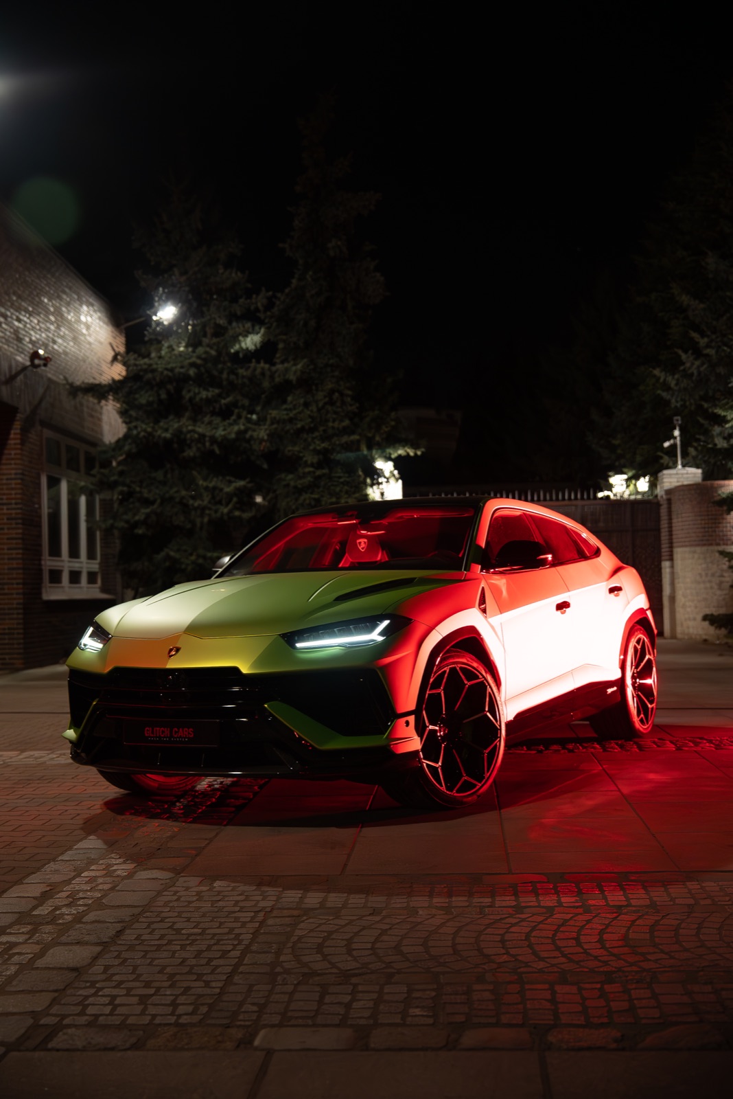 Post Instagram GLITCH CARS